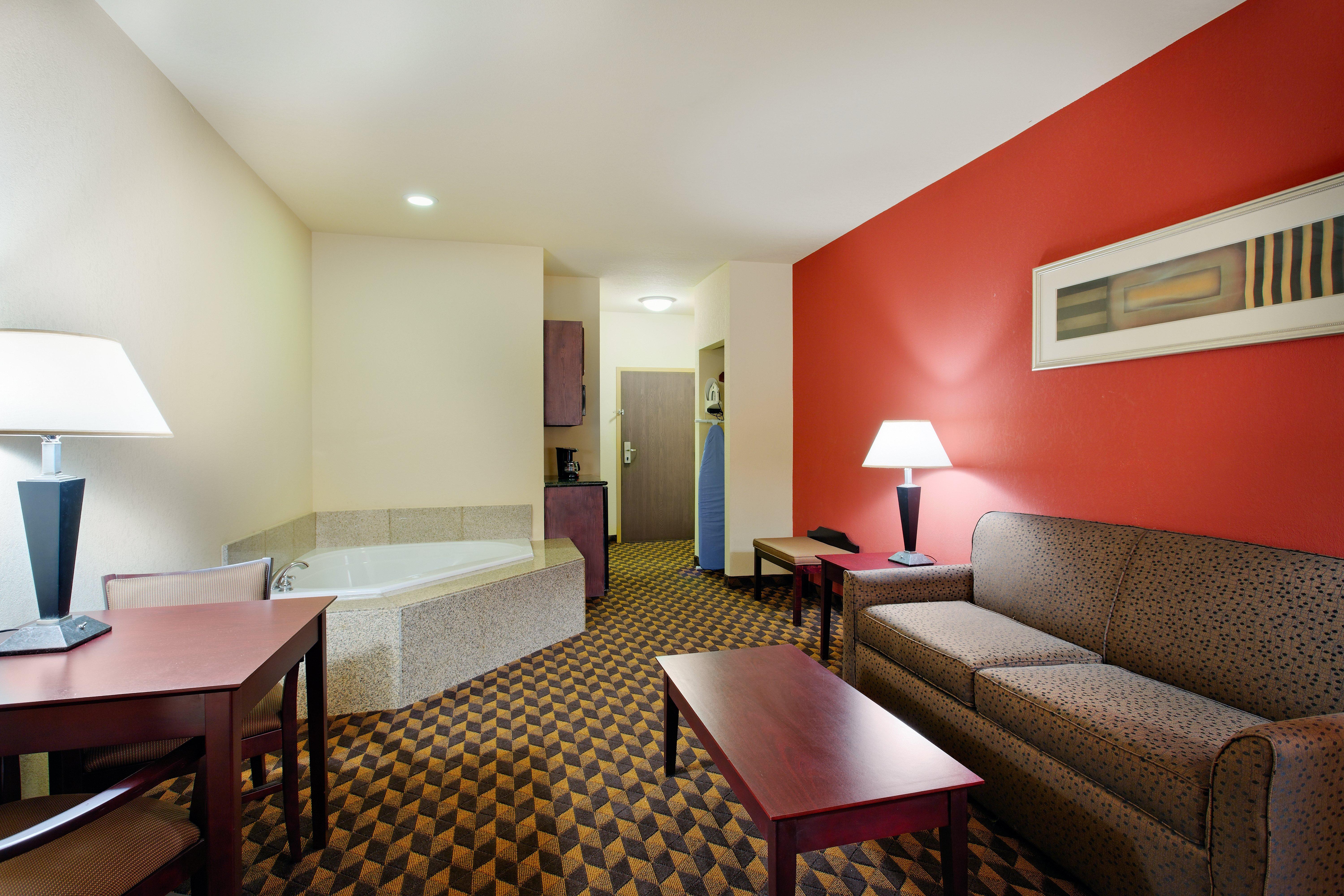 Holiday Inn Express & Suites Malvern By Ihg Dış mekan fotoğraf
